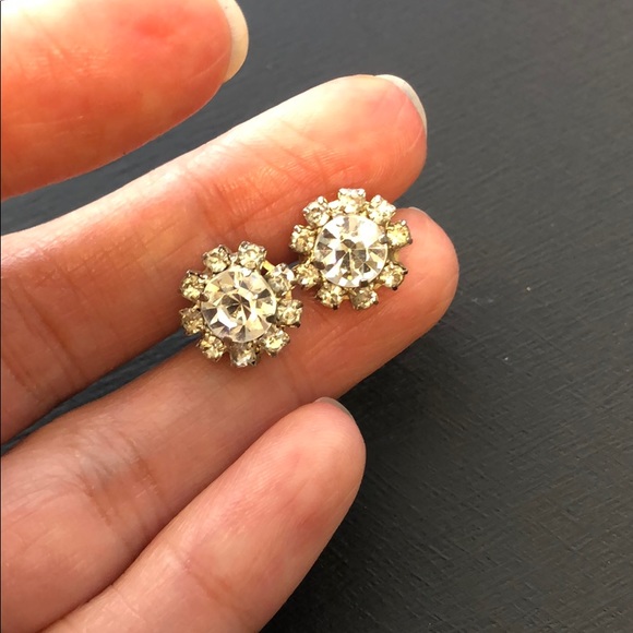 Super sparkly flower earrings - Picture 9 of 9